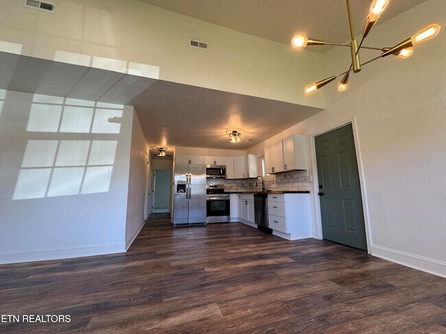 Building Photo - 1712 Vada Cir