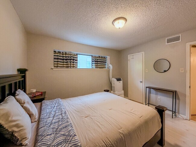 Building Photo - 2574 Marilee Ln