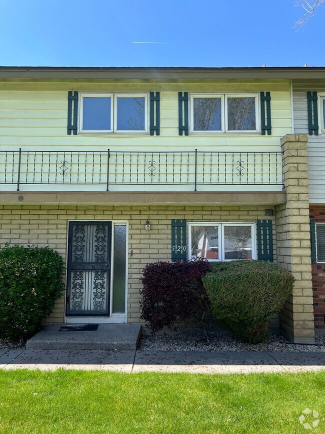 Building Photo - <b>Two Bedroom Smithridge Park Townhome wi...