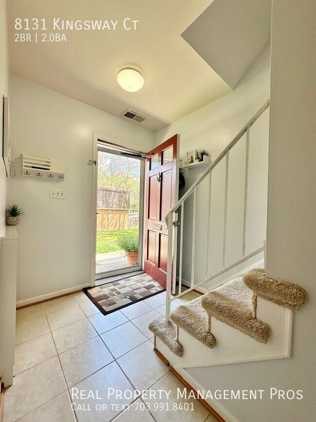 Building Photo - 8131 Kingsway Ct