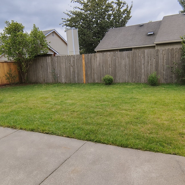 Building Photo - ^^^^GREAT NEIGHBORHOOD - 3 BDR ^^^^