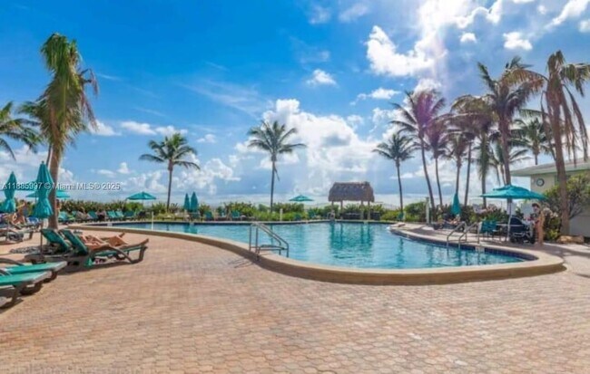 Building Photo - 3901 S Ocean Dr