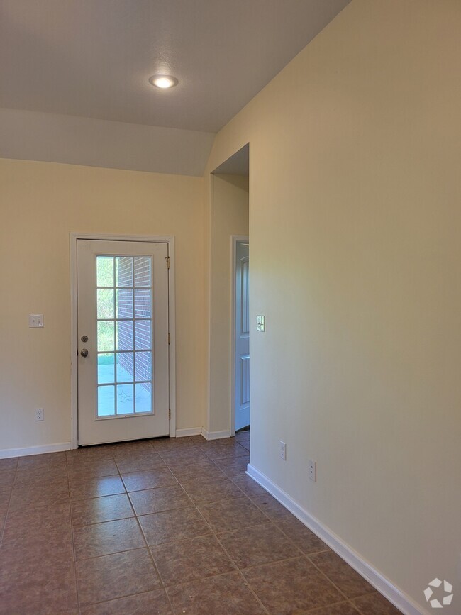 Building Photo - 210 Small Oaks Rd