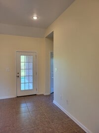 Building Photo - 210 Small Oaks Rd