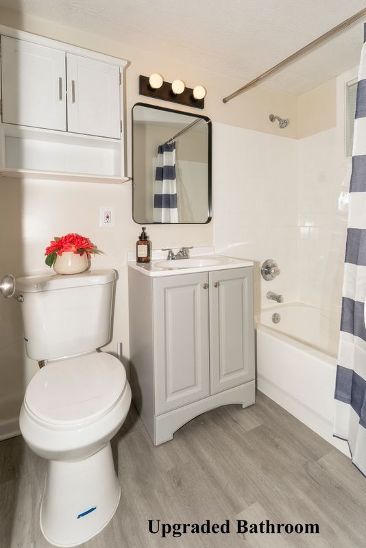 Building Photo - 14 Halley Pl SE