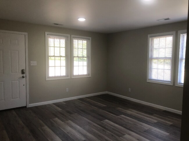 Building Photo - 381 Big Hill Rd