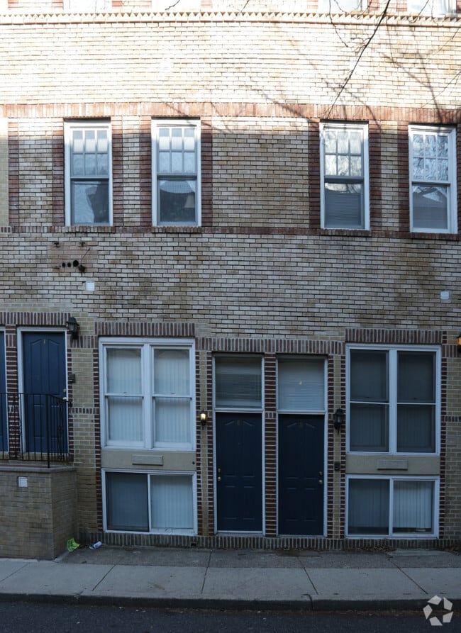 Building Photo - Gaskill Court