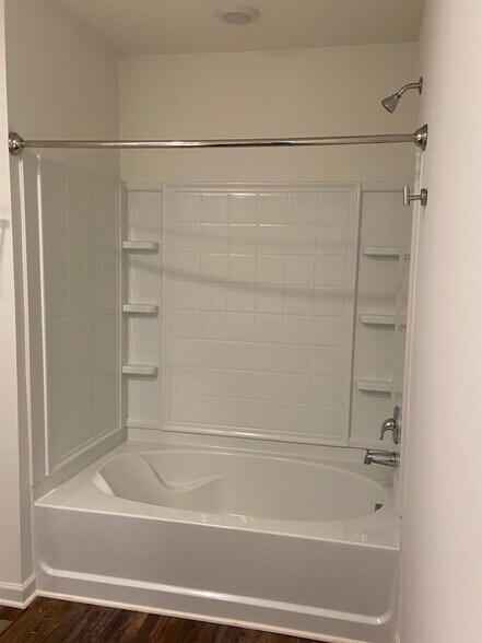 Building Photo - 252 Chelsea Pk Cir