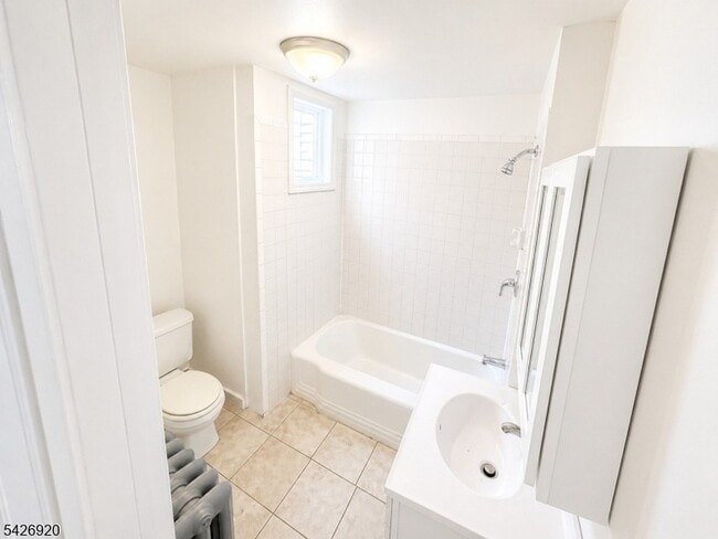 Building Photo - 840 Mt Prospect Ave