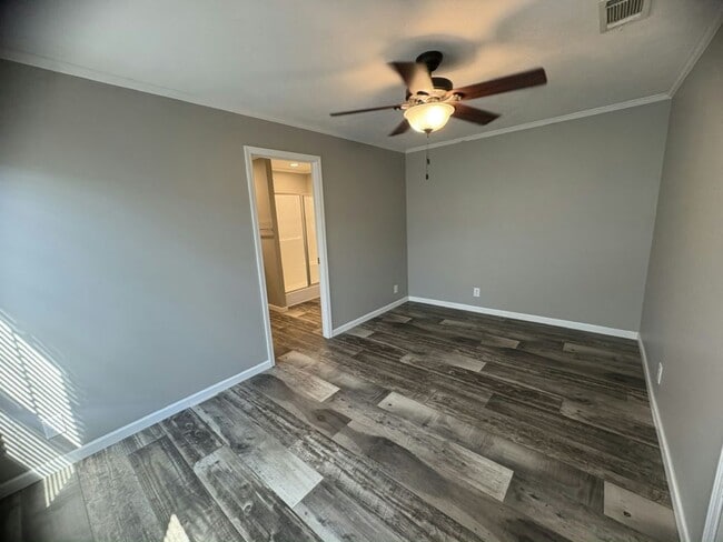 Building Photo - 483 Autumn Trail