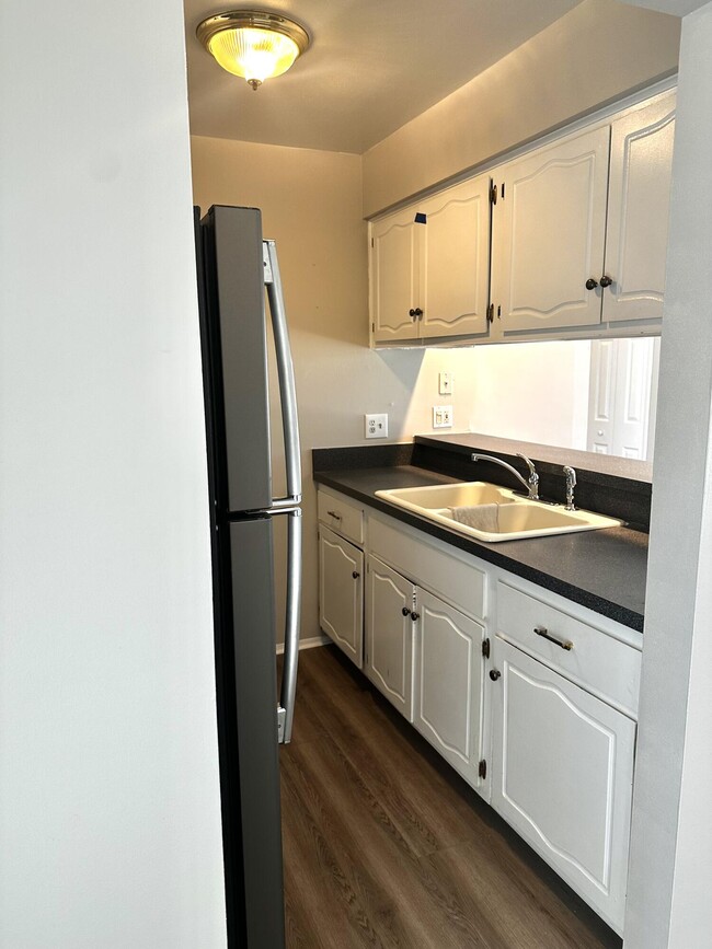 Building Photo - 28426 Longmeadow Ln