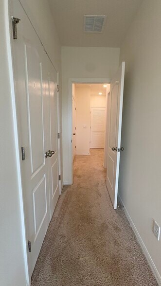 Building Photo - 120 Reena Dr