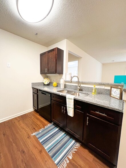 Building Photo - Catawba