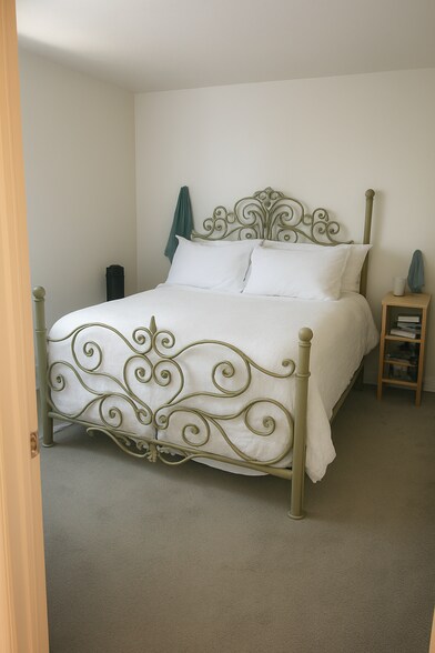 Bedroom - 131 Montecito Ave