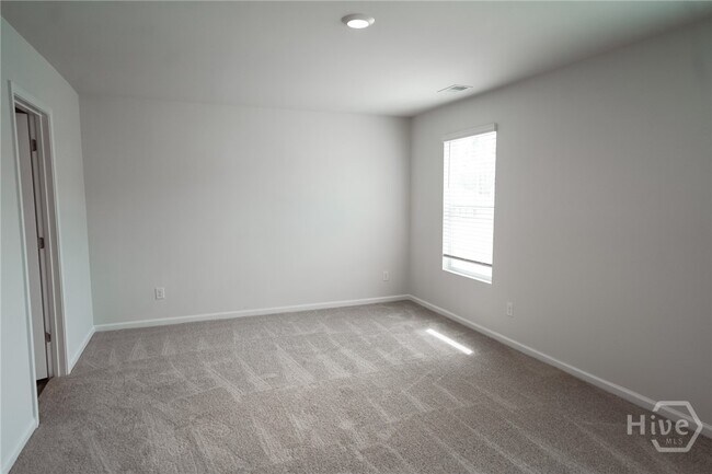 Building Photo - 102 Red Admiral Ln