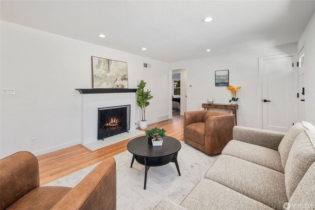 Building Photo - 2bd/1.75ba Seattle Condo