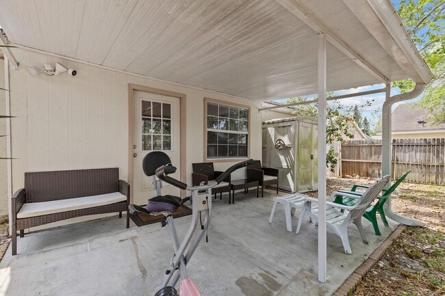 Building Photo - 1345 Tindaro Dr