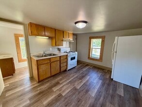 Building Photo - 302 N 2nd Ave