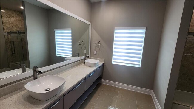 Building Photo - 1968 Greenbriar Ter