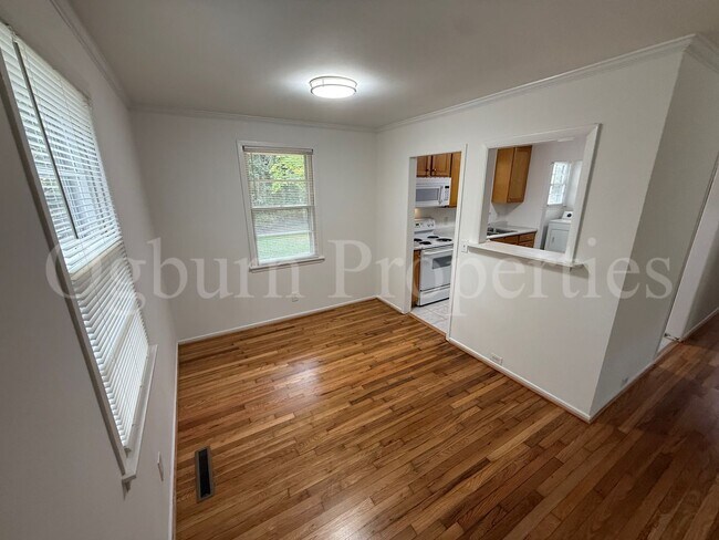 Building Photo - 2843 Hermitage Dr