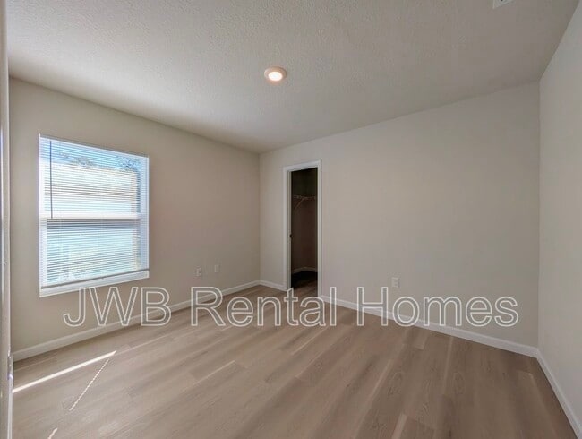 Building Photo - 1442 E 27th St