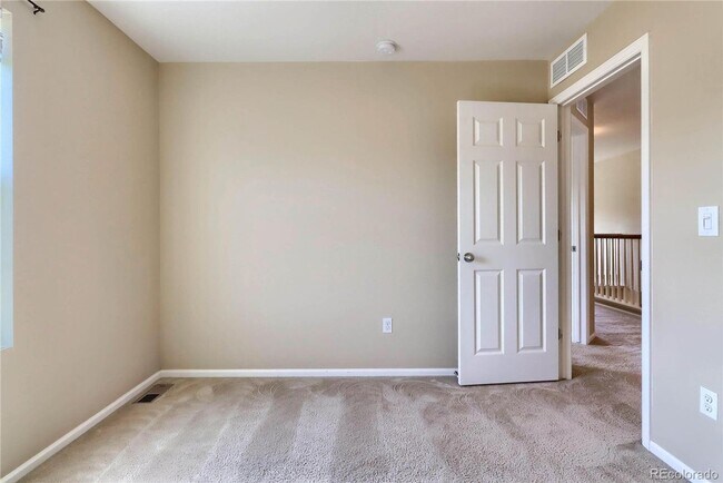 Building Photo - Gorgeous 4 bedroom in the highly sought af...