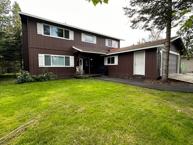 Building Photo - 1841 State St