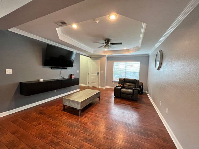 Building Photo - 3 bedroom home in Portmsouth