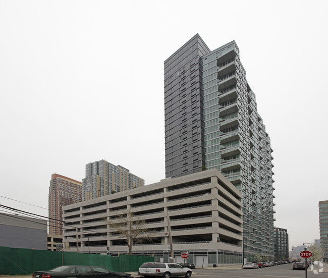 4705 Center Boulevard 4705 Center Blvd Long Island City NY 11109