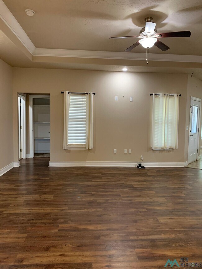 Building Photo - 116 Mariposa Dr