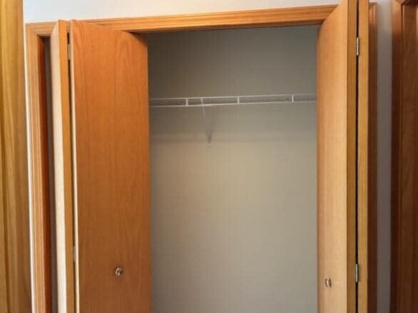 Building Photo - 364 Cottonwood Ln