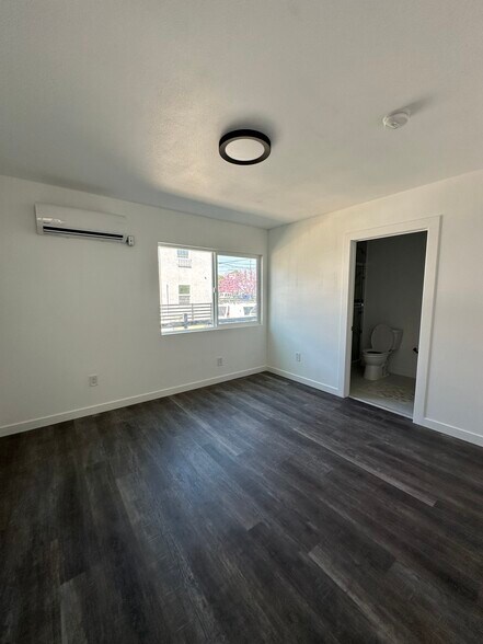 Building Photo - 1664 W 36th St