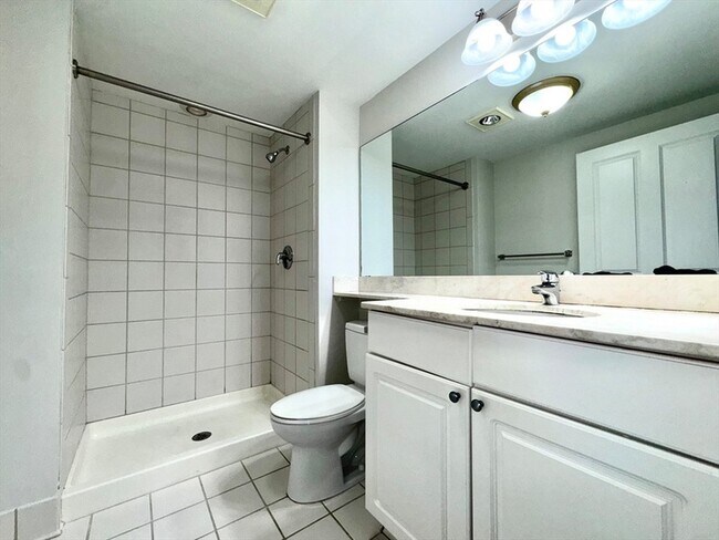 Building Photo - 4 Bishop St