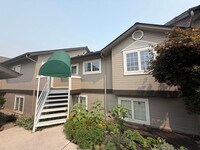 Building Photo - Now renting 2 bedroom 2 bathroom Condo