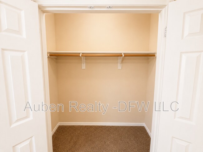 Building Photo - 1330 Piedmont Dr
