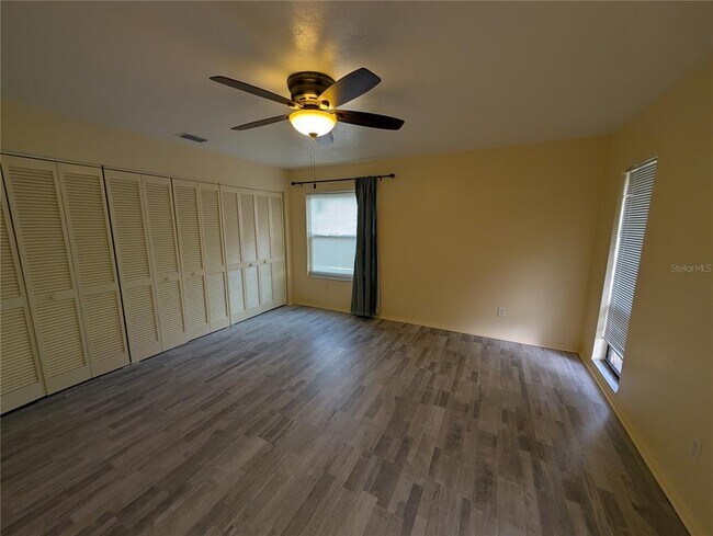 Building Photo - 2425 Tamarind Dr