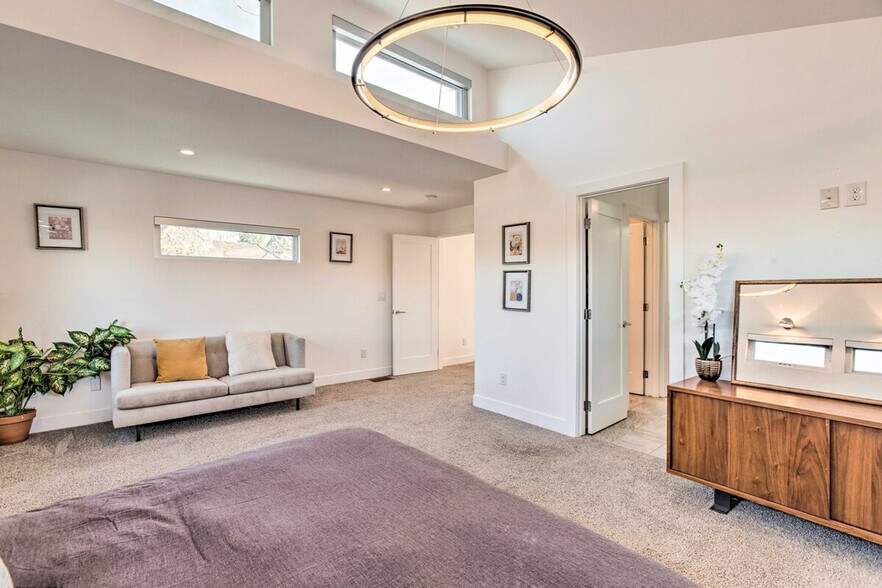 Building Photo - 3910 Stuart St