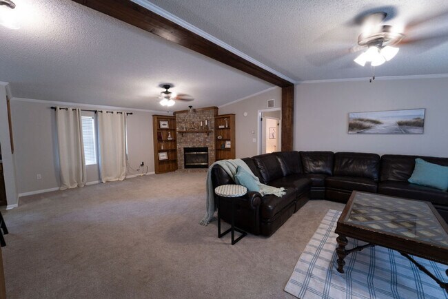 Building Photo - 2988 Lisa Dr