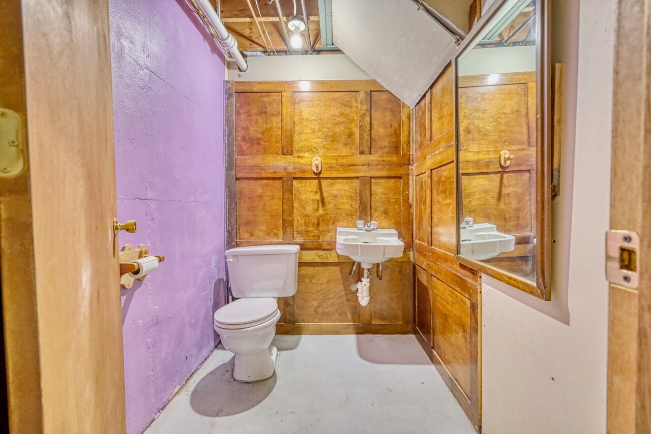 Building Photo - 616 West St