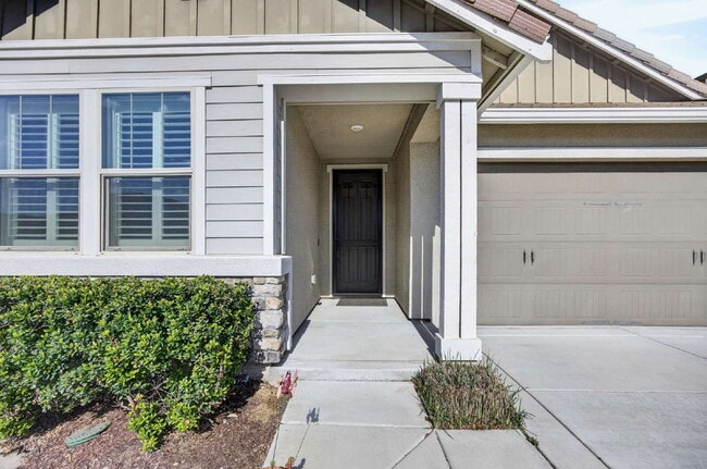 Building Photo - Charming 3-Bedroom Haven in Elk Grove with 2 Full Baths and 1603 Sq Ft of Comfort!