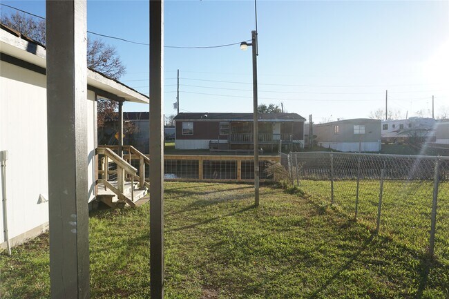 Building Photo - 8977 Gladewood