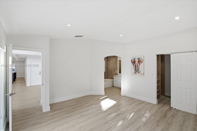 Building Photo - 1135 Oysterwood St