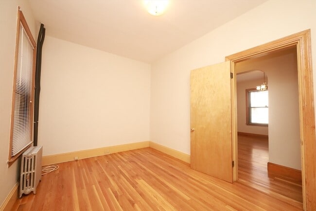 Building Photo - 118 Garfield Ave