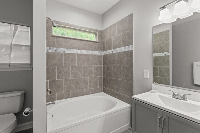Building Photo - Beautifully Remodeled 4BR Ranch in Matthews
