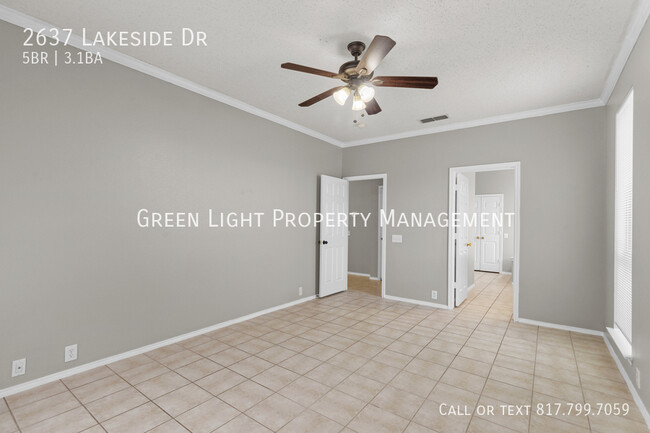 Building Photo - 2637 Lakeside Dr