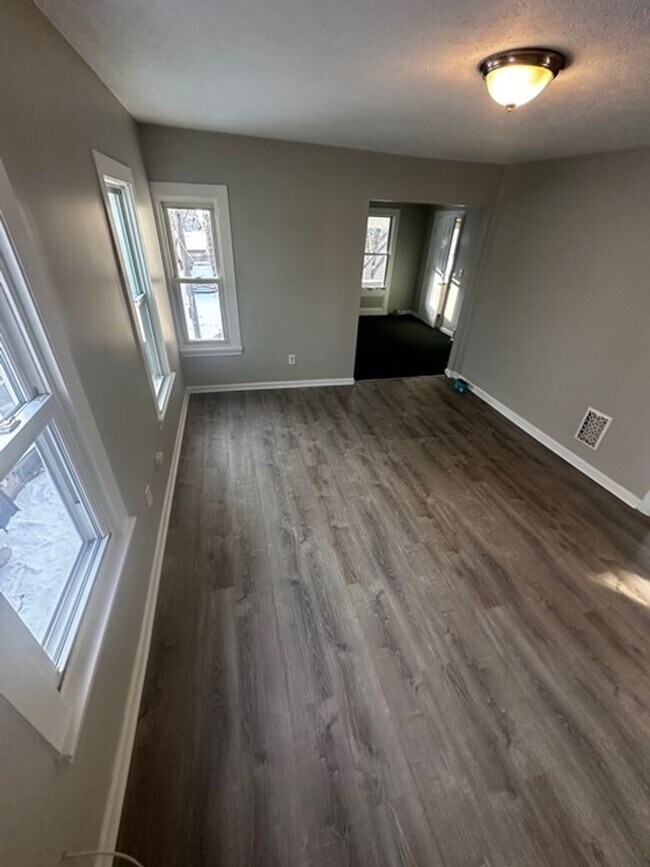 Building Photo - 8 Morgan St