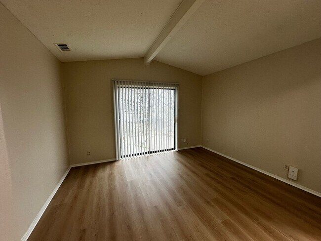 Building Photo - Quattro Investment Group LLC1 (5802 Emerald Forest Dr)