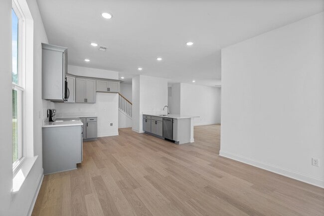 Building Photo - Brand New Home! Convenient Location! RENT TODAY!