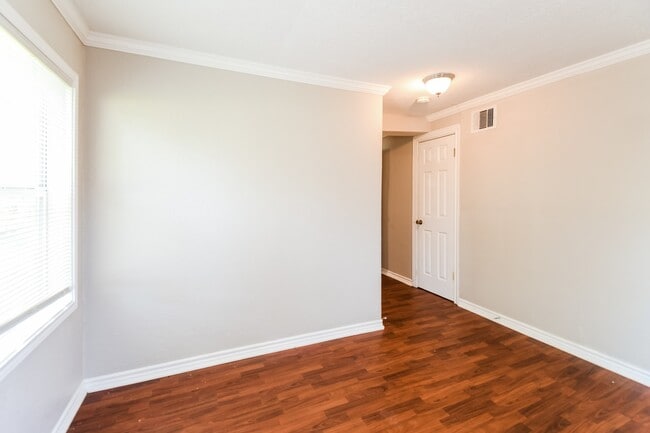 Building Photo - 1505 4th Ave N