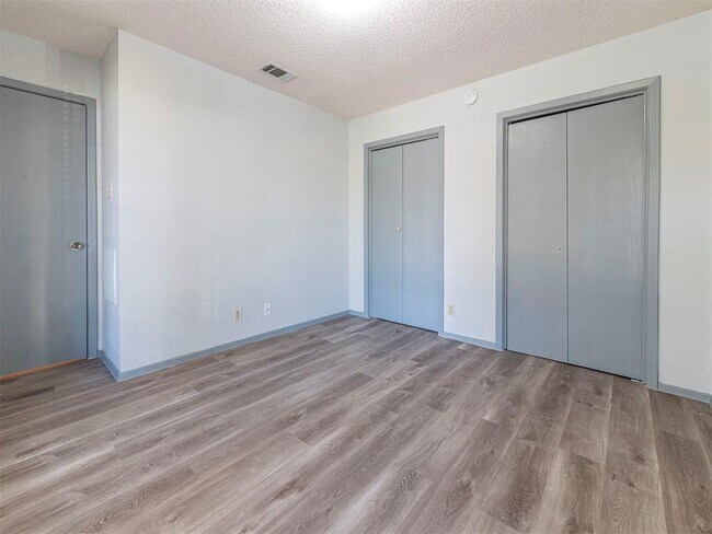 Building Photo - 9624 Sugar Hill Dr